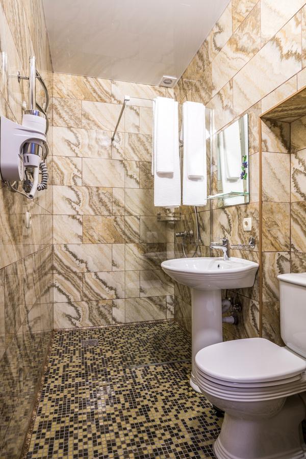 Aqua Marina Hotel Kherson Ngoại thất bức ảnh